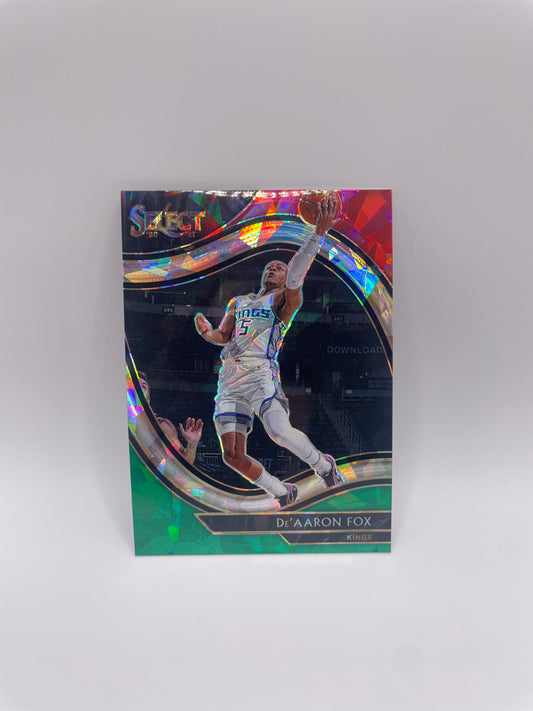 2020-21 Panini Select De’Aaron Fox Court-side Red and Green Cracked Ice